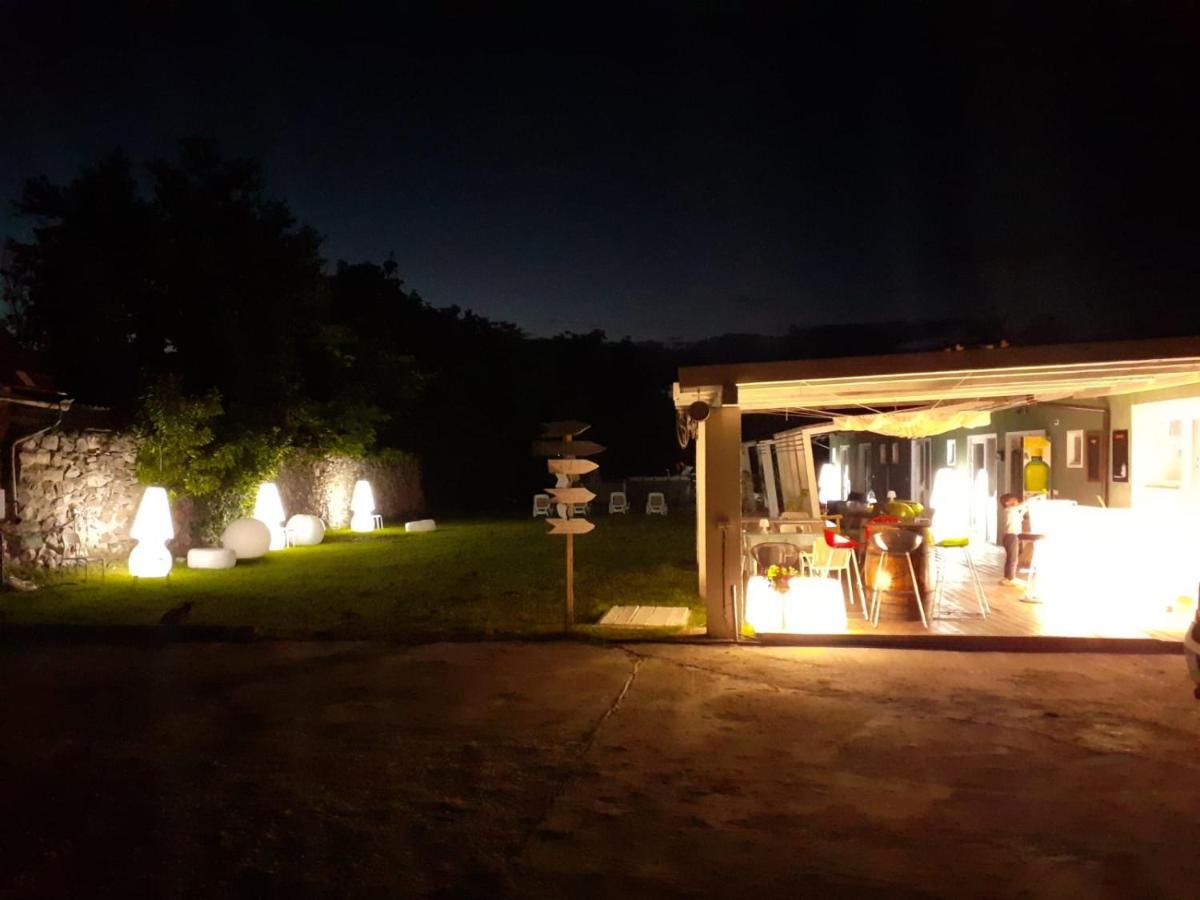 Haţeg La Mosie酒店 外观 照片