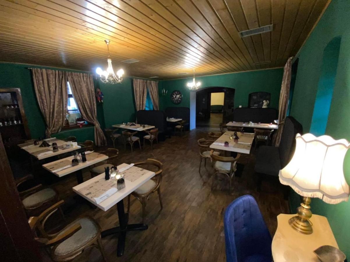 Haţeg La Mosie酒店 外观 照片